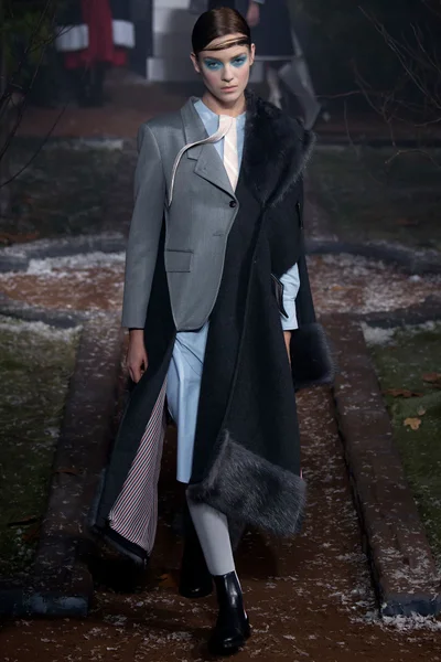 Look 18